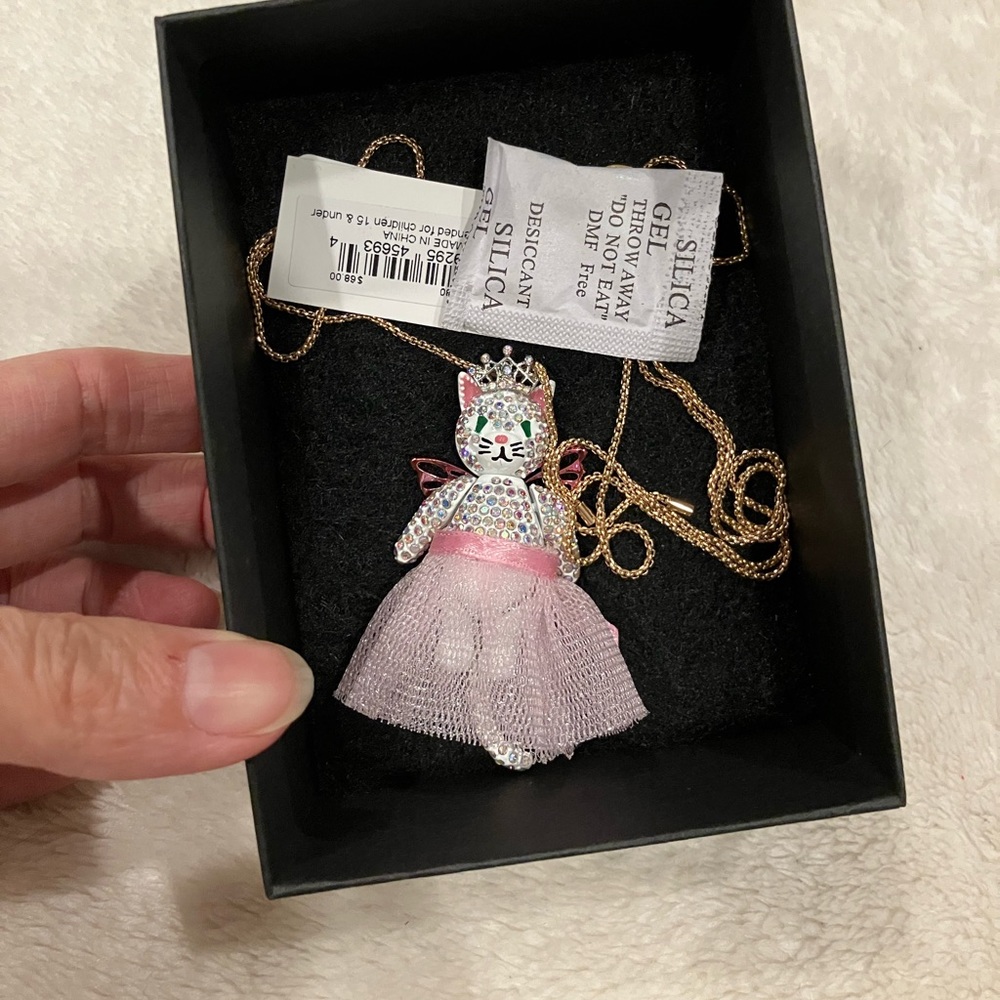 NWT Betsey Johnson Princess Cat Sweater Necklace Super Cute! Great Gift